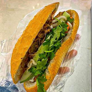 BÁNH MÌ GÀ NỔI TIẾNG KHU QUẬN 7 - ảnh 2 banh mi ga noi tieng khu quan 7 - anh 2