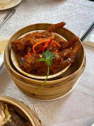 NHÀ HÀNG HOA YÊU THÍCH CỦA MÌNH - ảnh 1 nha hang hoa yeu thich cua minh - anh 1