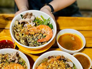 Gặp Dì Lan thưởng thức mì ốc hến siêu đỉnh, siêu chất lượng - ảnh 3 gap di lan thuong thuc mi oc hen sieu dinh, sieu chat luong - anh 3