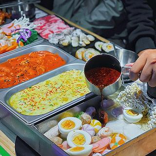Đà Lạt hay là Hàn Quốc thu nhỏ vậy ta😝 mà giữa không khí se lạnh lại có nồi tokbokki hấp dẫn thế?! - ảnh 3 da lat hay la han quoc thu nho vay ta😝 ma giua khong khi se lanh lai co noi tokbokki hap dan the?! - anh 3