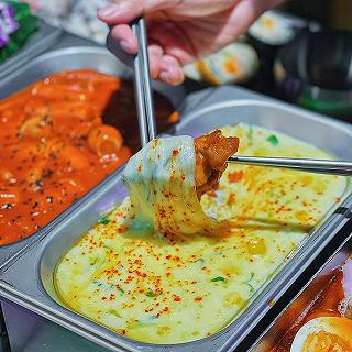 Đà Lạt hay là Hàn Quốc thu nhỏ vậy ta😝 mà giữa không khí se lạnh lại có nồi tokbokki hấp dẫn thế?! - ảnh 2 da lat hay la han quoc thu nho vay ta😝 ma giua khong khi se lanh lai co noi tokbokki hap dan the?! - anh 2