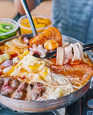 Đi ăn Xiên Nướng từ 5K - Chảo Lẩu siêu to khổng lồ và cái kết !?! - ảnh 1 di an xien nuong tu 5k - chao lau sieu to khong lo va cai ket !?! - anh 1