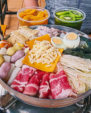Đi ăn Xiên Nướng từ 5K - Chảo Lẩu siêu to khổng lồ và cái kết !?! - ảnh 3 di an xien nuong tu 5k - chao lau sieu to khong lo va cai ket !?! - anh 3