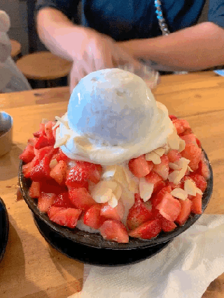Trời lạnh lạnh ăn Bingsu mới cảm hết nha haha😂😂 - ảnh 1 troi lanh lanh an bingsu moi cam het nha haha😂😂 - anh 1
