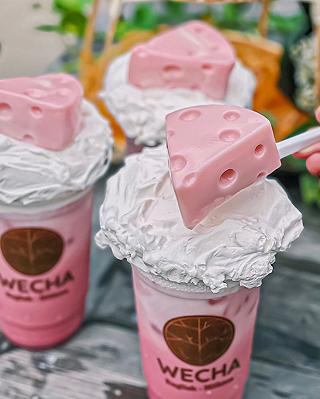 Rủ hội chị em độc thân dzui tánh trải lòng 8/3 bên chiếc trà sữa kem dâu 🍓 kèm cục phô mai dâu 🤤 - ảnh 3 ru hoi chi em doc than dzui tanh trai long 8/3 ben chiec tra sua kem dau 🍓 kem cuc pho mai dau 🤤 - anh 3