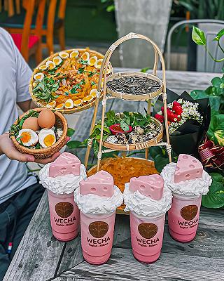 Rủ hội chị em độc thân dzui tánh trải lòng 8/3 bên chiếc trà sữa kem dâu 🍓 kèm cục phô mai dâu 🤤 - ảnh 1 ru hoi chi em doc than dzui tanh trai long 8/3 ben chiec tra sua kem dau 🍓 kem cuc pho mai dau 🤤 - anh 1