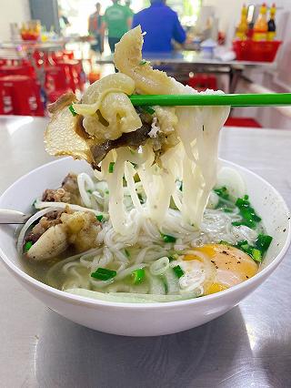 Phở Bò Nổi Tiếng Nay Thân Thiện Như Ms Áo Dài - ảnh 2 pho bo noi tieng nay than thien nhu ms ao dai - anh 2
