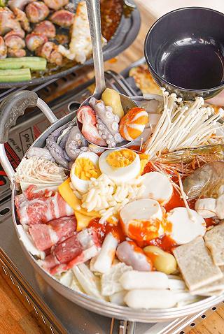 TỤ HỌP ĐÁM BẠN VỪA NƯỚNG VỪA LẨU THẢ GA GIÁ HSSV - ảnh 6 tu hop dam ban vua nuong vua lau tha ga gia hssv - anh 6