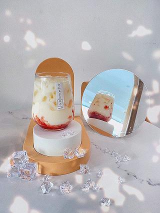 Món mới Latte dâu ngọt ngào - ảnh 1 món mới latte dâu ngoot ngào - anh 1