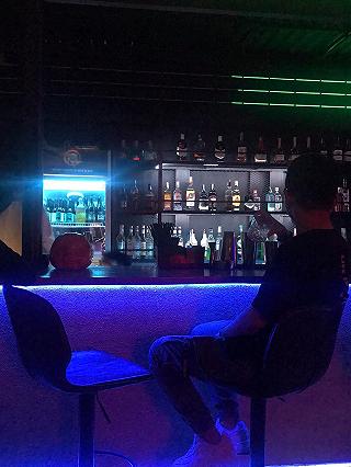 Quán có view khá đẹp nhưng rẻ rề - ảnh 1 quan co view kha dep nhung re re - anh 1