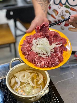 Xỉu lên xỉu xuống cùng các món bò thơm ngon tại Bò Né Cô Út - ảnh 3 xiu len xiu xuong cung cac mon bo thom ngon tai bo ne co ut - anh 3