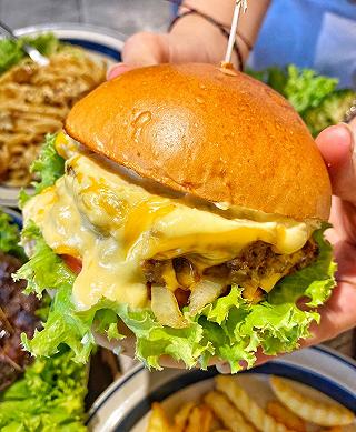 Tiệm burger ngon nhứt tui từng ăn mlem mlem 🤤‼️ - ảnh 1 tiem burger ngon nhut tui tung an mlem mlem 🤤‼️ - anh 1