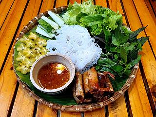 1 chiếc mẹt bún đậu xiu cưng - ảnh 2 1 chiec met bun dau xiu cung - anh 2