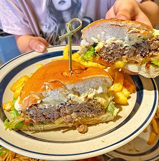 Tiệm burger ngon nhứt tui từng ăn mlem mlem 🤤‼️ - ảnh 4 tiem burger ngon nhut tui tung an mlem mlem 🤤‼️ - anh 4