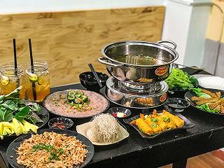 TIỆM ĂN BÀ NGOẠI GÂY THƯƠNG NHỚ VỚI MÓN LẨU CHẢ CÁ THÁC LÁC ĐẬM ĐÀ. - ảnh 1 tiem an ba ngoai gay thuong nho voi mon lau cha ca thac lac dam da. - anh 1