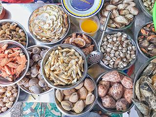 Chán cơm thèm ốc thì đi ngay quán Ốc chị Hồng Siêu To - Chất Lượng bán từ sáng núp hẻm Quận 3 - ảnh 4 chan com them oc thi di ngay quan oc chi hong sieu to - chat luong ban tu sang nup hem quan 3 - anh 4