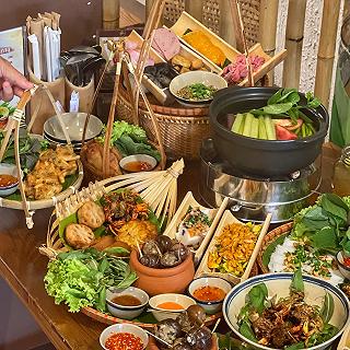 Nhớ miền tây sông nước hữu tình Thì ghé Tám riêu làm lẩu cua đồng đậm tình quê hương. - ảnh 1 nhớ miền tây sông nước hữu tình thì ghé tám riêu làm lẩu cua dồng daôm tình quê hương. - anh 1