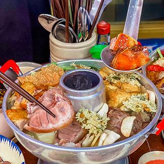 Bùi Viện về đêm không chỉ đơn giản là phố bia nữa Đã có một tiệm lẩu siêu chất, đúng gốc Trung Hoa thơm lừng 1 góc phố 😋😋😋 - ảnh 2 bùi vieôn về dêm không chỉ dơn giản là phố bia nữa dã có moôt tieôm lẩu siêu chất, dúng gốc trung hoa thơm lừng 1 góc phố 😋😋😋 - anh 2