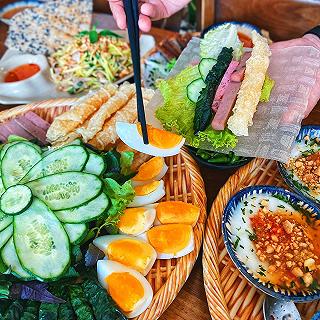 BÁNH CUỐN TÂY SƠN "SIÊU TOA" CHUẨN VỊ GÂY NHỚ THƯƠNG LÀM SAO 🤤 - ảnh 1 banh cuon tay son "sieu toa" chuan vi gay nho thuong lam sao 🤤 - anh 1