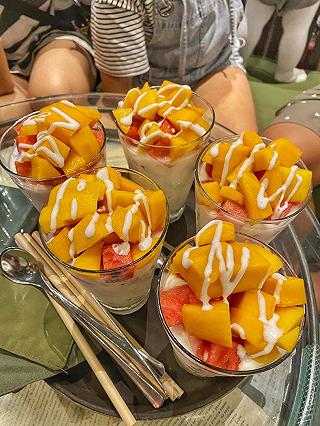 SỮA CHUA TRÁI CÂY Ở CỘNG CÀ PHÊ - ảnh 3 sua chua trai cay o cong ca phe - anh 3