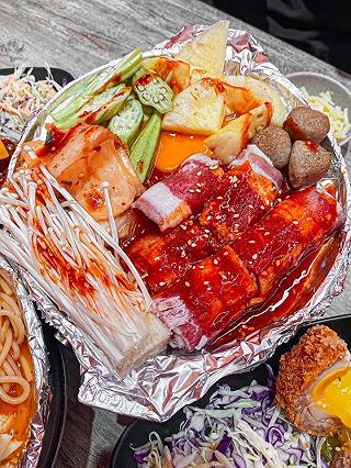 Phần này 2 Người Phô Mai Ngập Ngụa okela khônggg? - ảnh 2 phan nay 2 nguoi pho mai ngap ngua okela khonggg? - anh 2