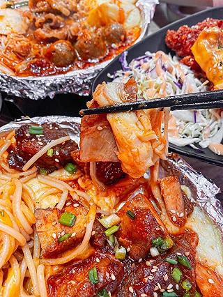 Phần này 2 Người Phô Mai Ngập Ngụa okela khônggg? - ảnh 1 phan nay 2 nguoi pho mai ngap ngua okela khonggg? - anh 1
