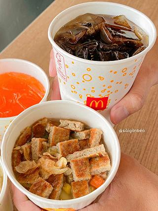 Tin đuợc hông?McDonald's bán cháo nóng hổi vừa thổi vừa xơi, tuởng hổng ổn đâu mà ai ngờ ổn không tuởng luôn á cả nhà 🥰 - ảnh 3 tin duoc hong?mcdonald's ban chao nong hoi vua thoi vua xoi, tuong hong on dau ma ai ngo on khong tuong luon a ca nha 🥰 - anh 3