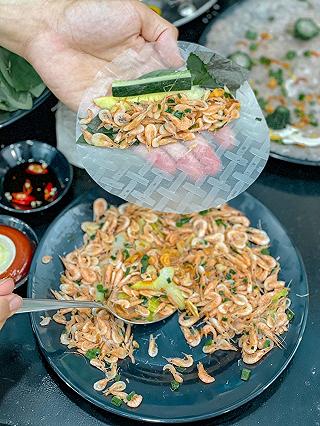 Trở về tuổi thơ với những món ăn dân dã từ “Tiệm ăn Bà ngoại Sài Gòn” - ảnh 6 trở về tuổi thơ với những món ăn dân dã từ “tieôm ăn bà ngoaoi sài gòn” - anh 6