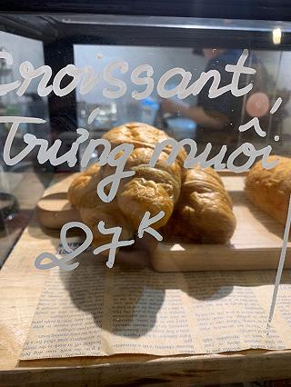 ĐẾN ROK ĂN BÁNH CHÀ BÔNG VÀ CROISSANT TRỨNG MUỐI NGON RẺ - ảnh 4 den rok an banh cha bong va croissant trung muoi ngon re - anh 4