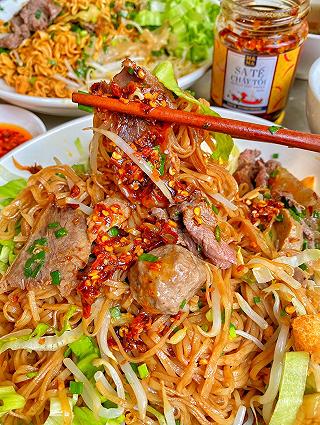 Phượt Gò Vấp để ăn tô PHỞ TRỘN, MÌ TRỘN SATE siu ngon mọi ngườiiiii ơiiii🤤‼️‼️ - ảnh 2 phuot go vap de an to pho tron, mi tron sate siu ngon moi nguoiiiii oiiii🤤‼️‼️ - anh 2