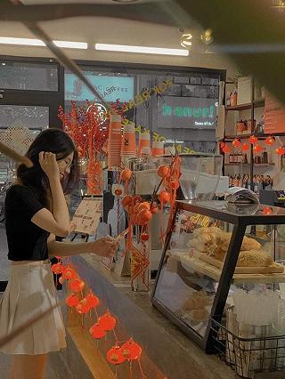 Nhà tôi 3 đời nấu bánh chưng bánh tét đón tết, đến đời tôi thì tôi chưa biết có nấu không mà lượn lờ chụp hình tết cái đã - ảnh 4 nha toi 3 doi nau banh chung banh tet don tet, den doi toi thi toi chua biet co nau khong ma luoon lo chup hinh tet cai da - anh 4