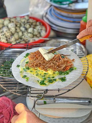 Độc quyền toàn Sài Gòn hàng - Bánh Tráng Nướng Cải Xá Bấu ngon gây nghiện hơn 10 năm ở quận 11 - ảnh 6 doc quyen toan sai gon hang - banh trang nuong cai xa bau ngon gay nghien hon 10 nam o quan 11 - anh 6