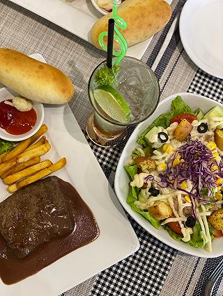 KHÔNG GIAN ẤM CÚNG KẾT HỢP VỚI CÁC MÓN STEAK TUYỆT HẢO - ảnh 2 khong gian am cung ket hop voi cac mon steak tuyet hao - anh 2