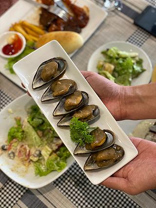 KHÔNG GIAN ẤM CÚNG KẾT HỢP VỚI CÁC MÓN STEAK TUYỆT HẢO - ảnh 3 khong gian am cung ket hop voi cac mon steak tuyet hao - anh 3