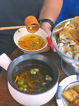 Đi ăn Lẩu Than Hồng kiểu Hong Kong bên hông phố Bùi Viện - ảnh 5 di an lau than hong kieu hong kong ben hong pho bui vien - anh 5