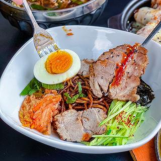 Có ai xem phim Hàn mà bị thèm tô mì bốc khói diễn viên hay ăn không? Ghé ngay Mì Sườn Bò Cay MyeongDong nha - ảnh 3 co ai xem phim han ma bi them to mi boc khoi dien vien hay an khong? ghe ngay mi suon bo cay myeongdong nha - anh 3