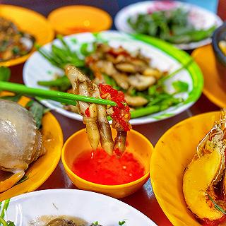 Đạo ốc Sài Gòn nhất định phải ghé HÀNG ỐC PHAN VĂN KHỎE bao tươi ngon toàn con size khủng ăn là ghiền - ảnh 6 dao oc sai gon nhat dinh phai ghe hang oc phan van khoe bao tuoi ngon toan con size khung an la ghien - anh 6