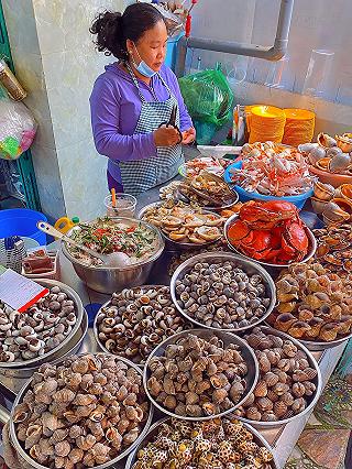Đạo ốc Sài Gòn nhất định phải ghé HÀNG ỐC PHAN VĂN KHỎE bao tươi ngon toàn con size khủng ăn là ghiền - ảnh 1 dao oc sai gon nhat dinh phai ghe hang oc phan van khoe bao tuoi ngon toan con size khung an la ghien - anh 1