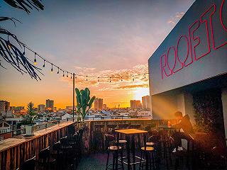 CỦI ROOFTOP - MỘT ĐỊA ĐIỂM CHILL MỚI TOANH LÀM NGẤT NGÂY GIỚI TRẺ SÀI GÒN. - ảnh 1 cui rooftop - mot dia diem chill moi toanh lam ngat ngay gioi tre sai gon. - anh 1
