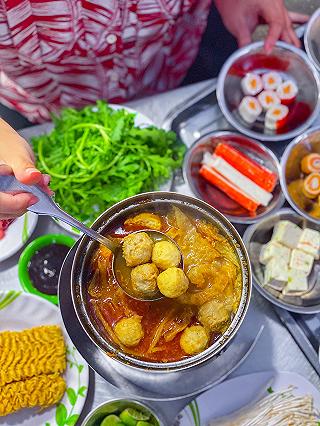 Lãng mạn hết sức LẨU SA TẾ UYÊN ƯƠNG 2 NGƯỜI ngon đáo để dắt gấu đi ăn là y bài - ảnh 6 lang man het suc lau sa te uyen uong 2 nguoi ngon dao de dat gau di an la y bai - anh 6