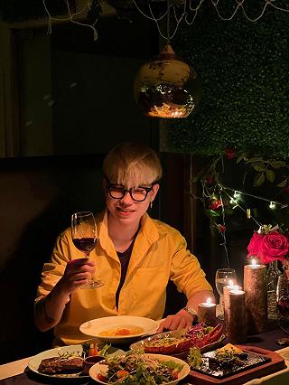 Mách anh em thêm 1 chỗ để cùng “người ấy” hẹn hò lãng mạn - có những buổi tối kỉ niệm đáng nhớ ♥️ - ảnh 4 mách anh em thêm 1 chỗ dể cùng “người ấy” heon hò lãng maon - có những buổi tối kỉ nieôm dáng nhớ ♥️ - anh 4
