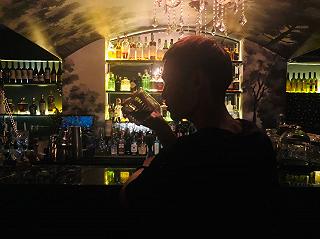 HIDDEN BAR VỚI PHONG CÁCH MUSE GIỮA PHỐ THỊ SAI GON - ảnh 3 hidden bar voi phong cach muse giua pho thi sai gon - anh 3