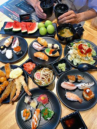 GU “ĂN NHƯ HEO” NÊN TẤP VÔ BUFFET SUSHI 199K ĂN CHO ĐÃ CÁI NƯ =))))) - ảnh 1 gu “an nhu heo” nen tap vo buffet sushi 199k an cho da cai nu =))))) - anh 1