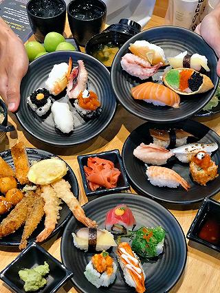 GU “ĂN NHƯ HEO” NÊN TẤP VÔ BUFFET SUSHI 199K ĂN CHO ĐÃ CÁI NƯ =))))) - ảnh 2 gu “an nhu heo” nen tap vo buffet sushi 199k an cho da cai nu =))))) - anh 2