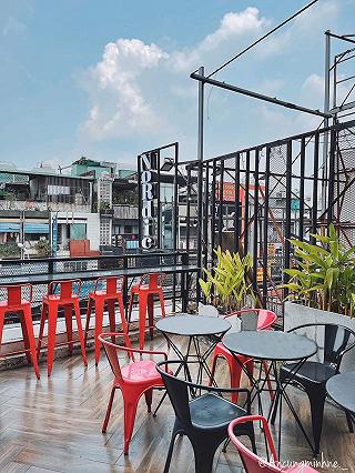 BẬT MÍ MỘT CHIẾC CAFE HOẠT ĐỘNG 24/24 TẠI GÒ VẤP - VỪA CÓ KHÔNG GIAN YÊN TĨNH LÀM VIỆC VỪA CÓ KHÔNG GIAN ROOFTOP CHILL BIA RƯỢU TÁM CHUYỆN CÙNG HỘI CHỊ EM - ảnh 3 bat mi mot chiec cafe hoat dong 24/24 tai go vap - vua co khong gian yen tinh lam viec vua co khong gian rooftop chill bia ruou tam chuyen cung hoi chi em - anh 3