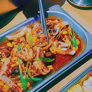 Đà Lạt hay là Hàn Quốc thu nhỏ vậy ta😝 mà giữa không khí se lạnh lại có nồi tokbokki hấp dẫn thế?! - ảnh 2 da lat hay la han quoc thu nho vay ta😝 ma giua khong khi se lanh lai co noi tokbokki hap dan the?! - anh 2