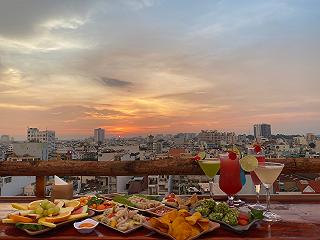 Lập hội đi bụi, tình cờ leo lên Lang Thang Rooftop mới mọc ở Phú Nhuận - ảnh 1 lap hoi di bui, tinh co leo len lang thang rooftop moi moc o phu nhuan - anh 1