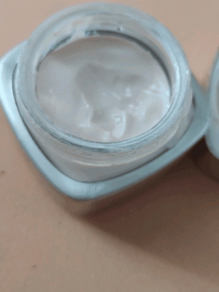 Kem L'Oréal - ảnh 1 kem l'oreal - anh 1