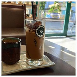 Làm ly cà phê sữa và đọc sách - ảnh 2 lam ly ca phe sua va doc sach - anh 2
