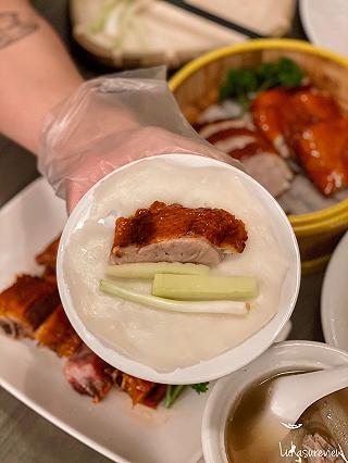 Vịt quay cuốn bánh bía kiểu mới độc lạ mà ngon quá luôn. - ảnh 6 vit quay cuon banh bia kieu moi doc la ma ngon qua luon. - anh 6